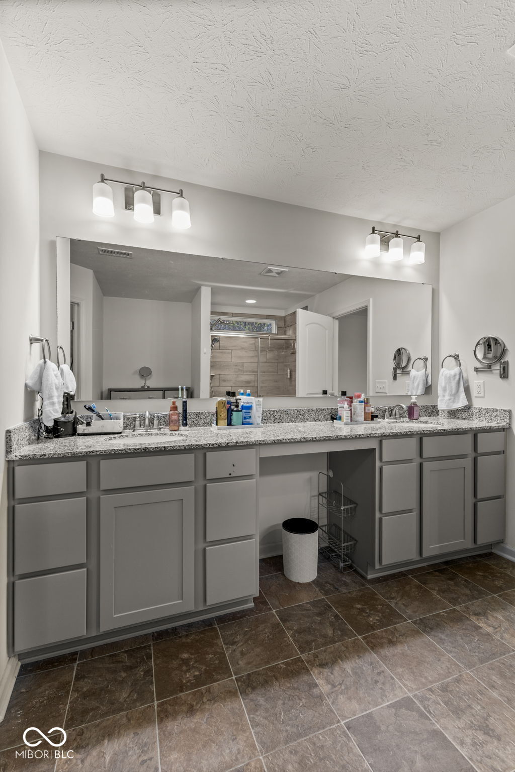 1398 Sarah Way