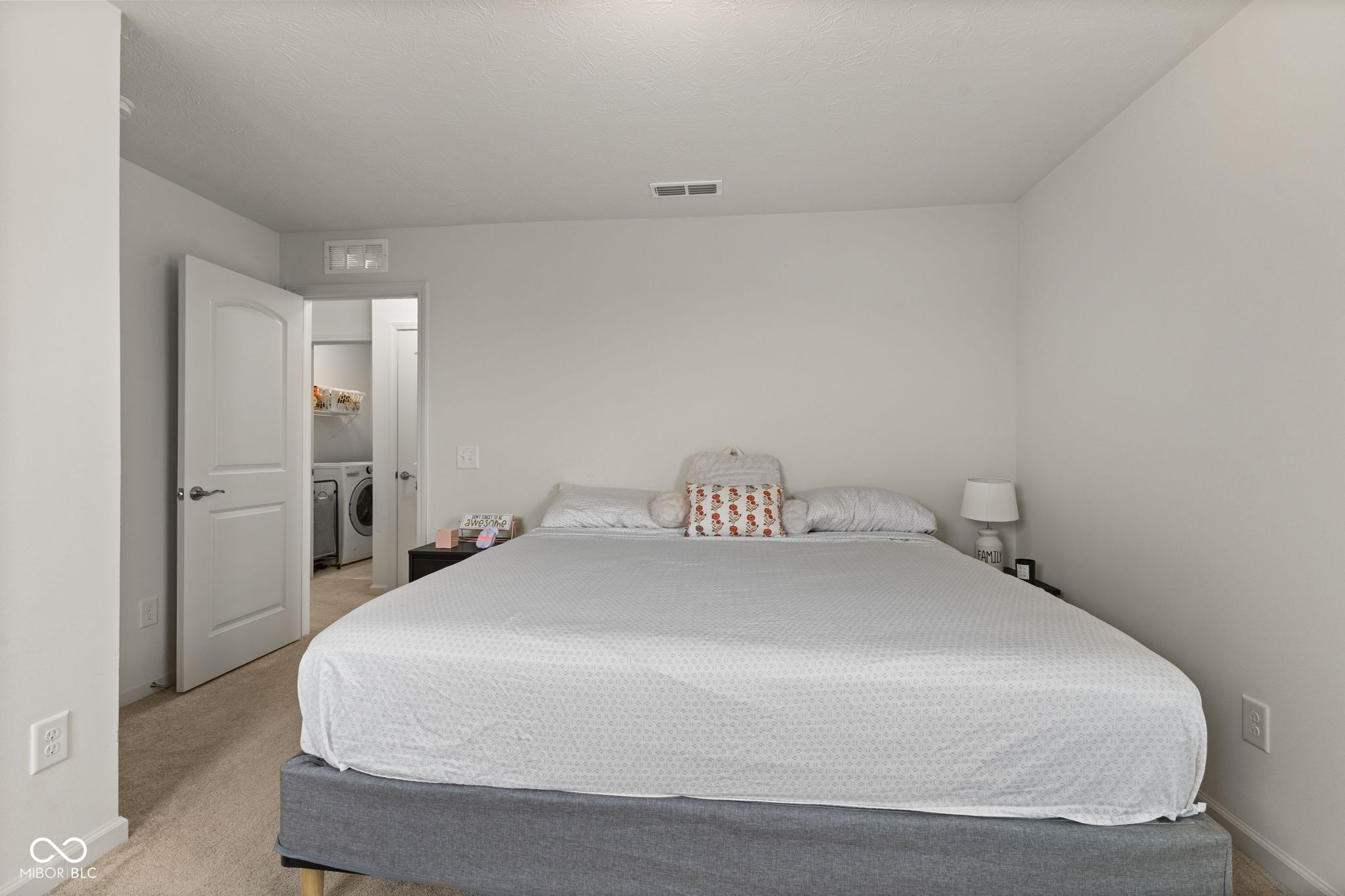 1398 Sarah Way