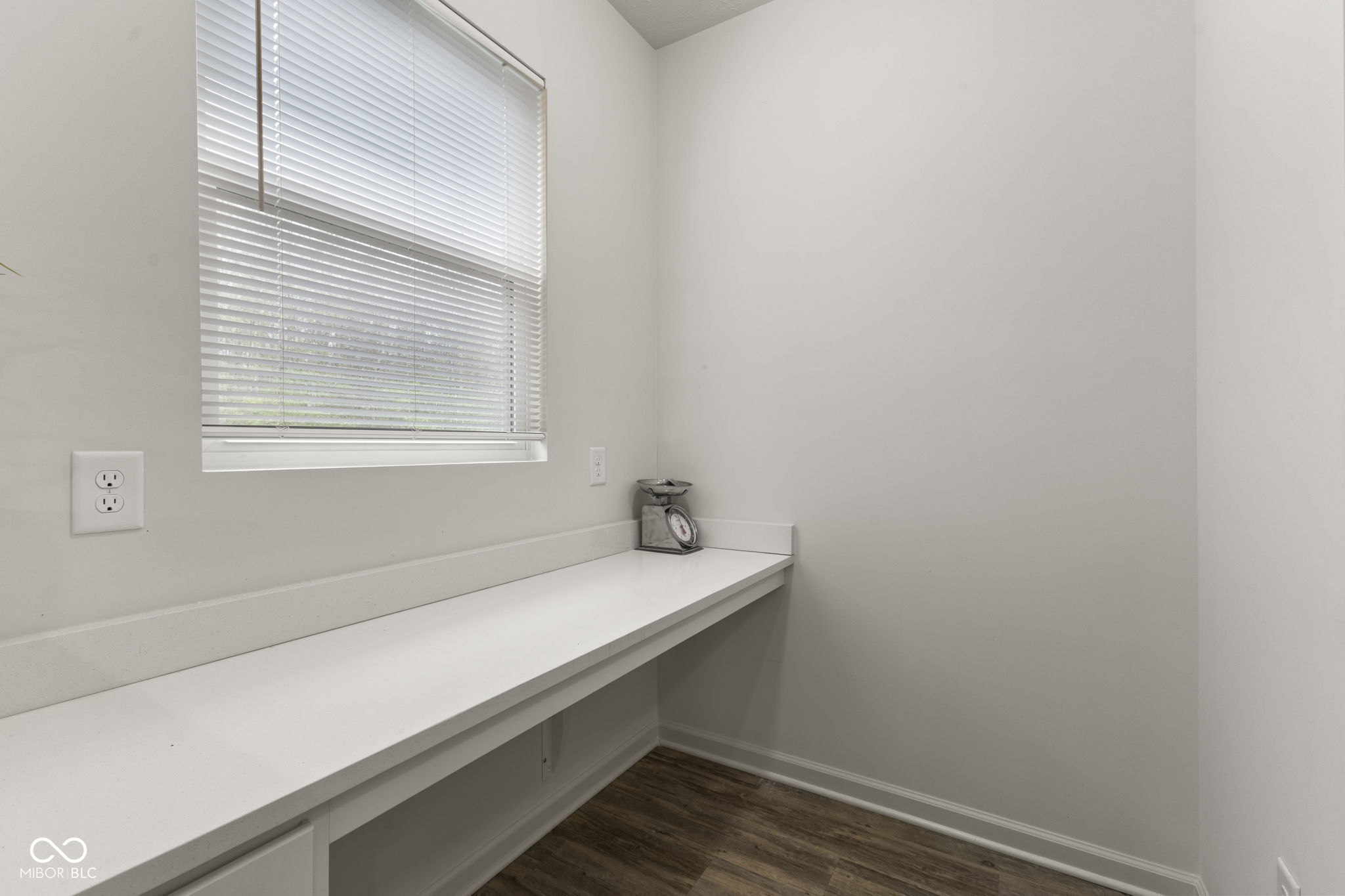 1398 Sarah Way