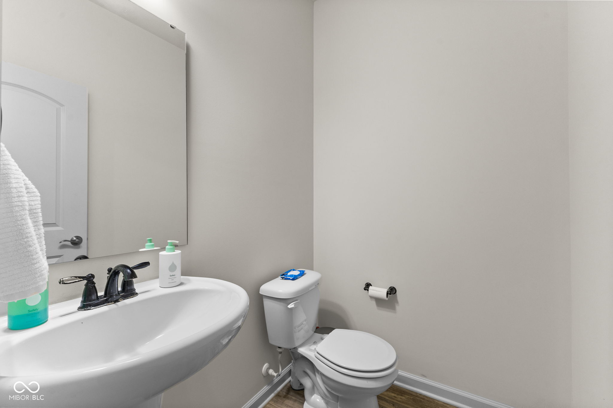 1398 Sarah Way