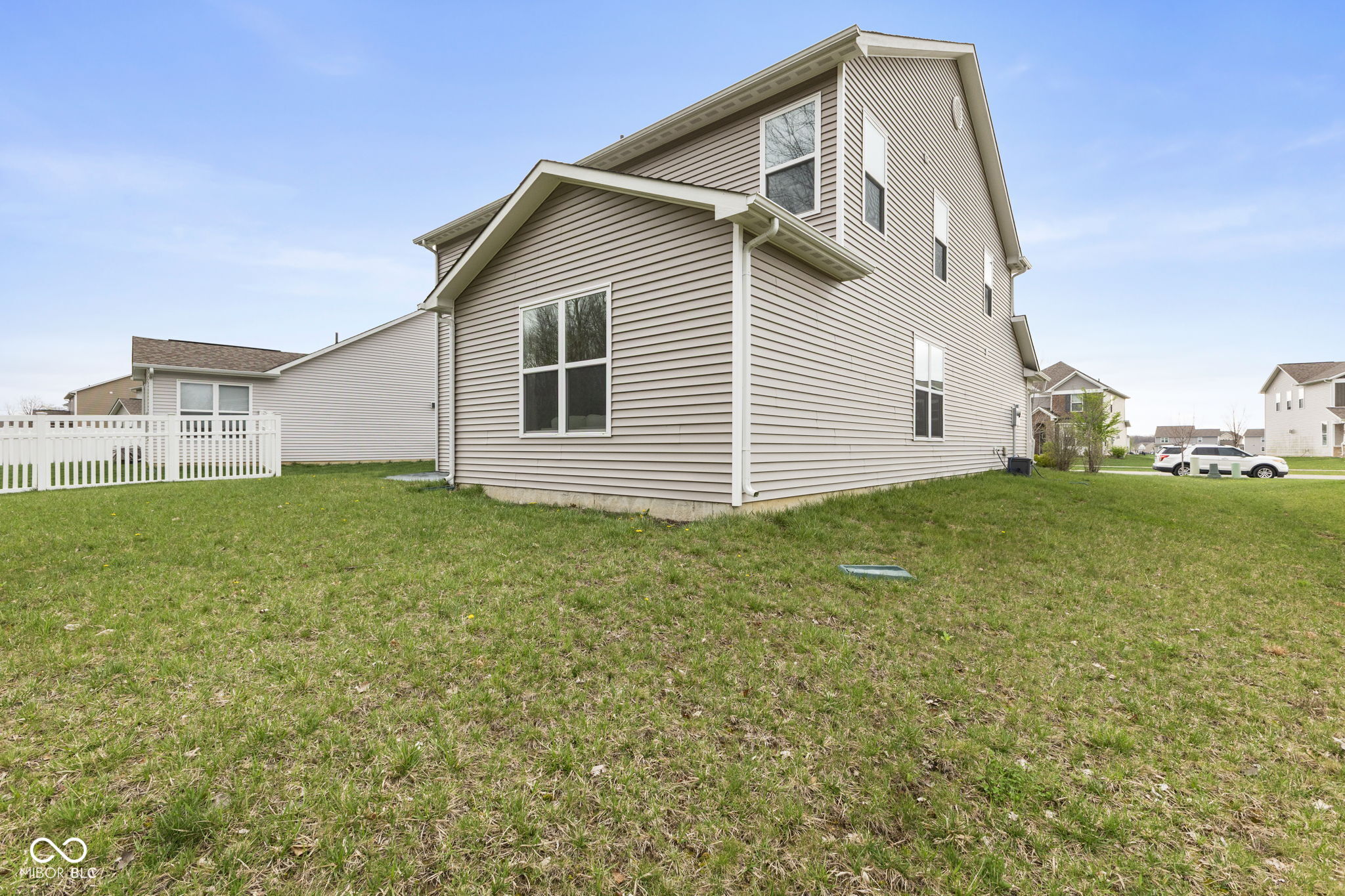 1398 Sarah Way