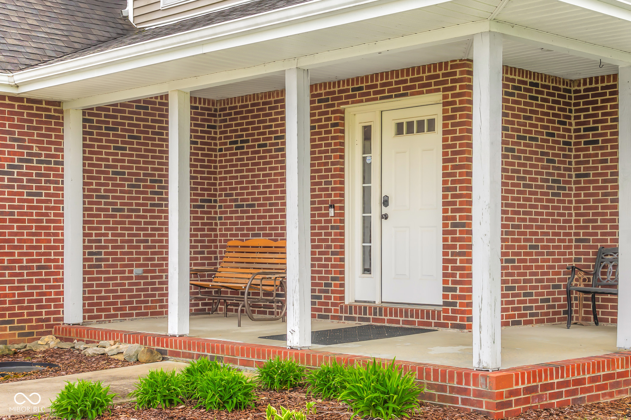 2093 Iroquois Trail