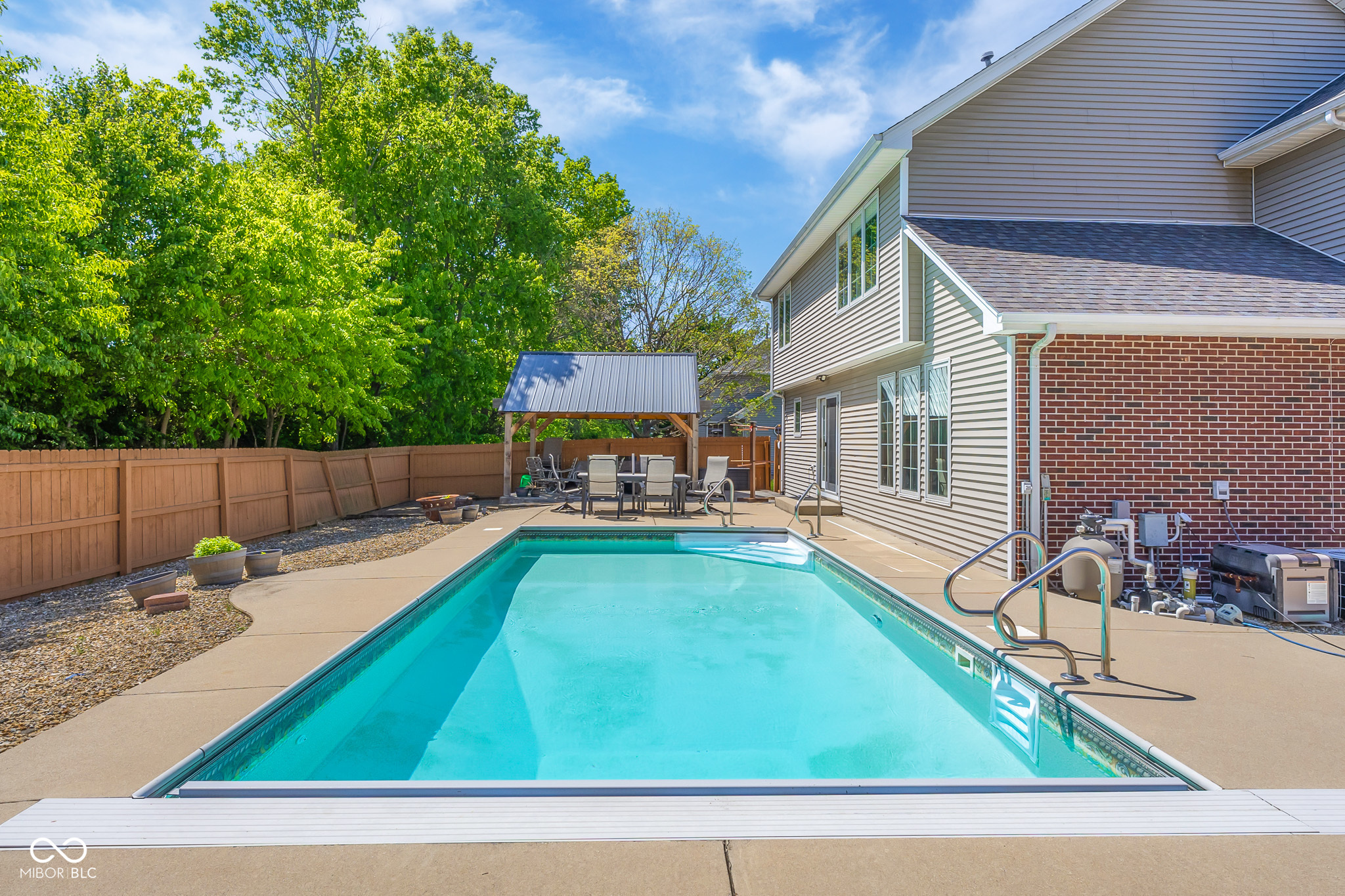 2093 Iroquois Trail