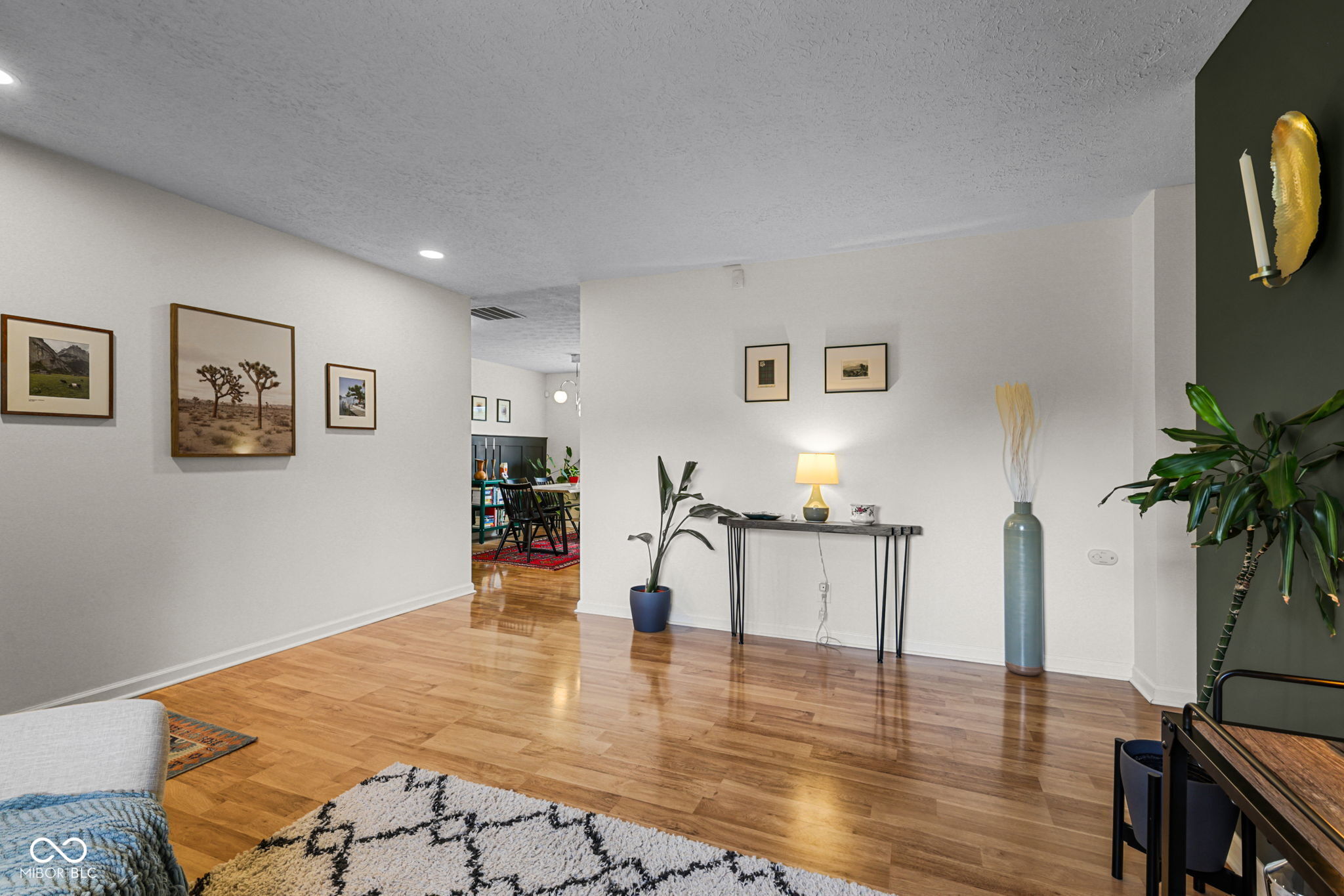 5202 Flintstone Drive