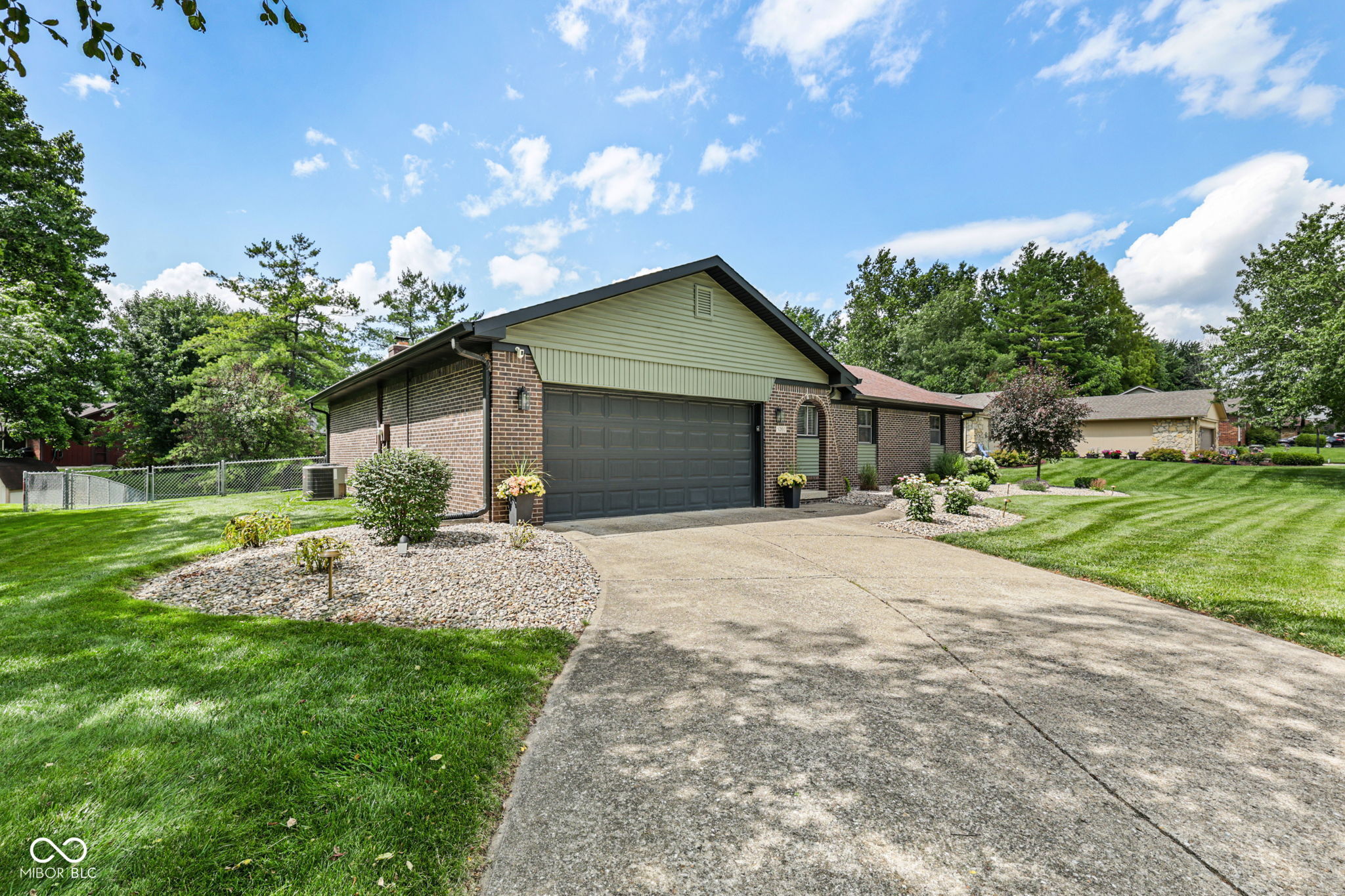 5202 Flintstone Drive