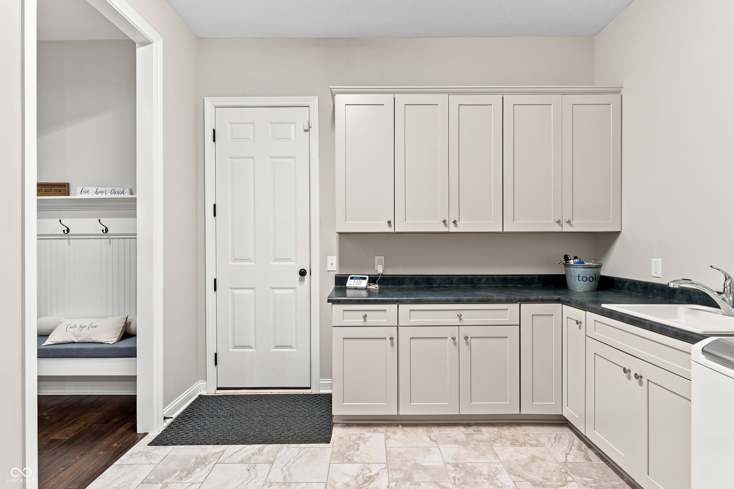 5059 Oak Ridge Trail