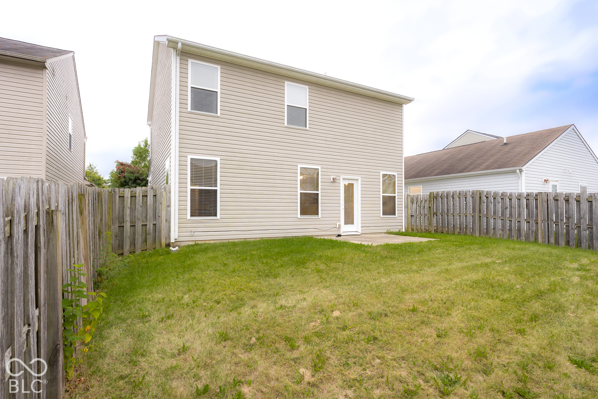 2322 Middle View Drive