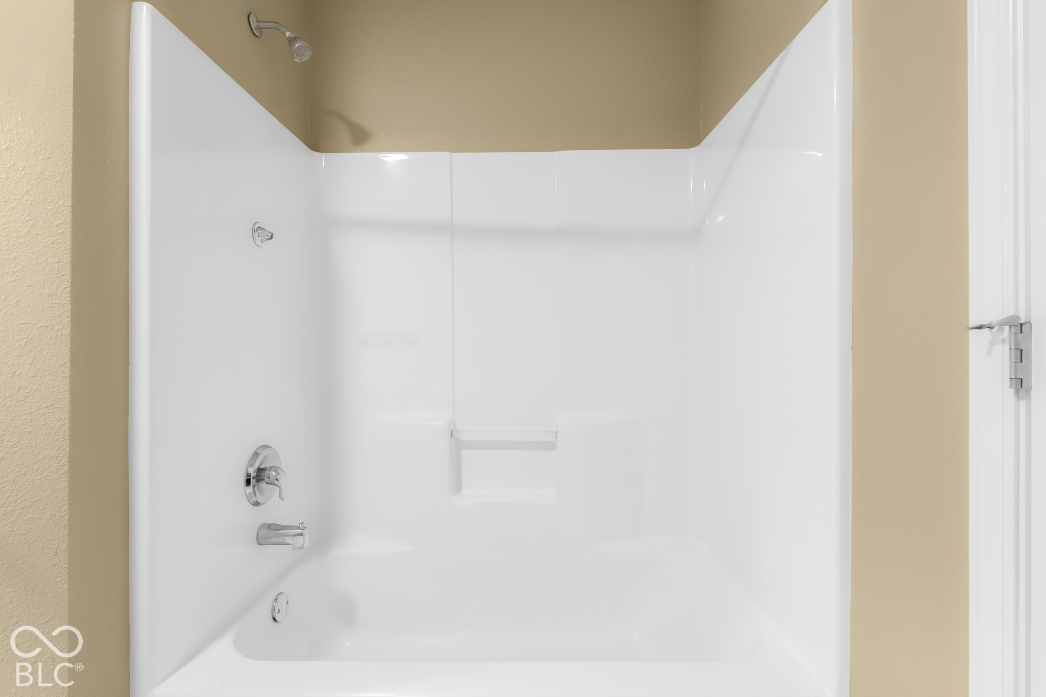 2322 Middle View Drive