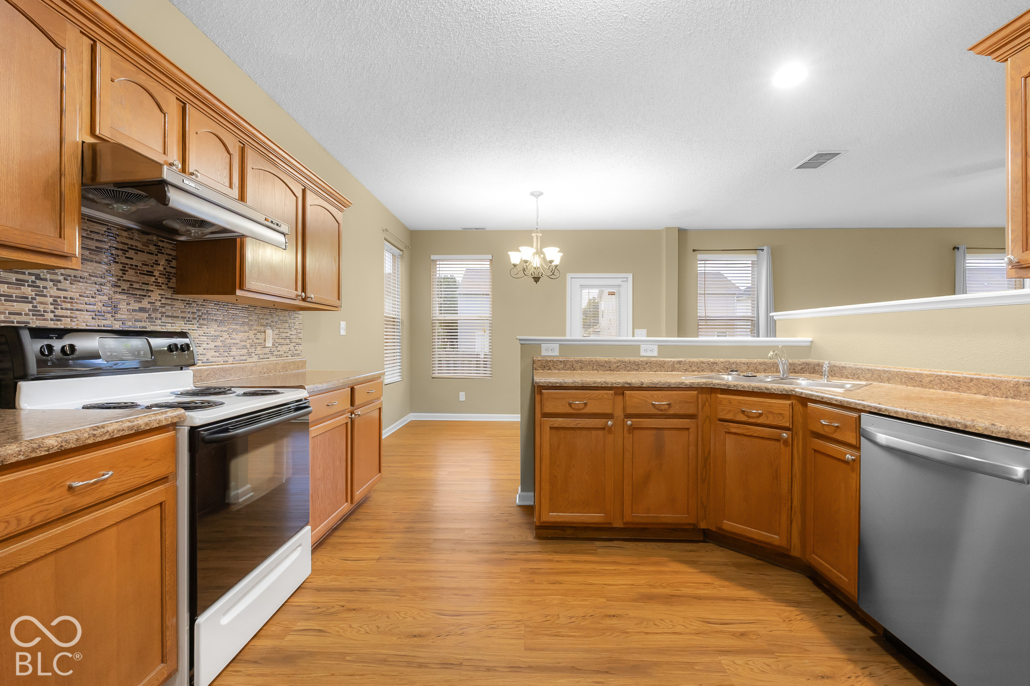 2322 Middle View Drive