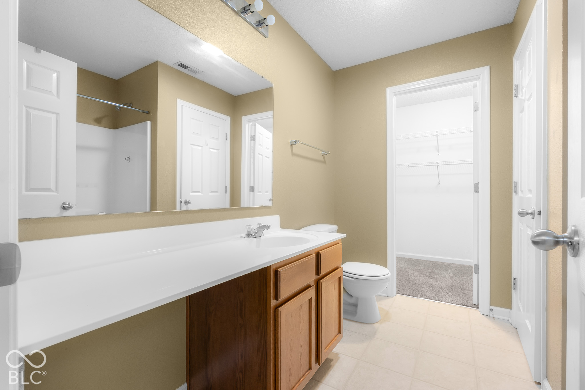 2322 Middle View Drive