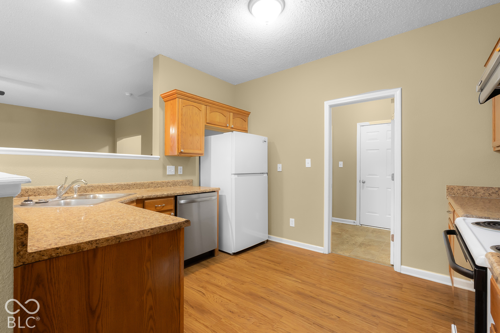 2322 Middle View Drive