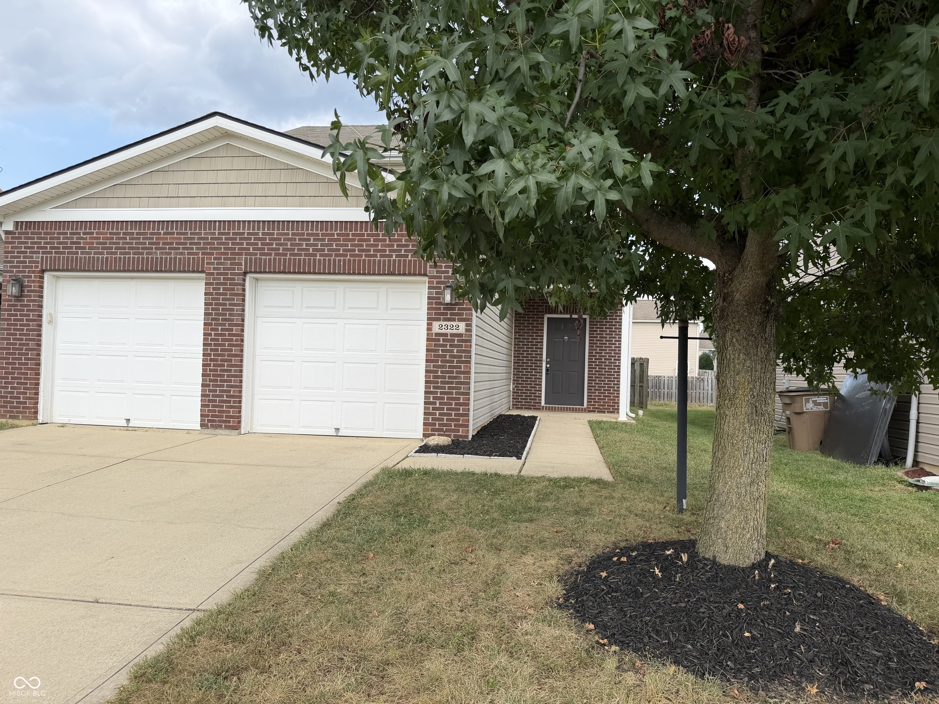 2322 Middle View Drive