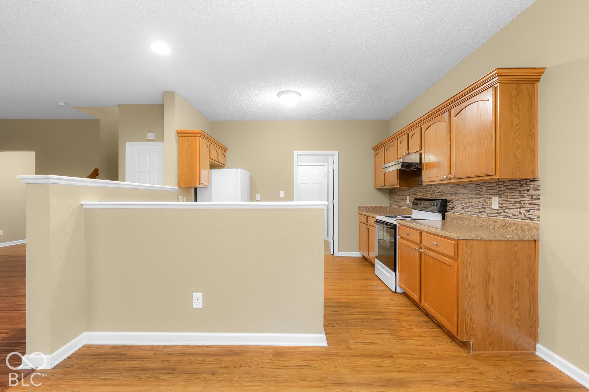 2322 Middle View Drive