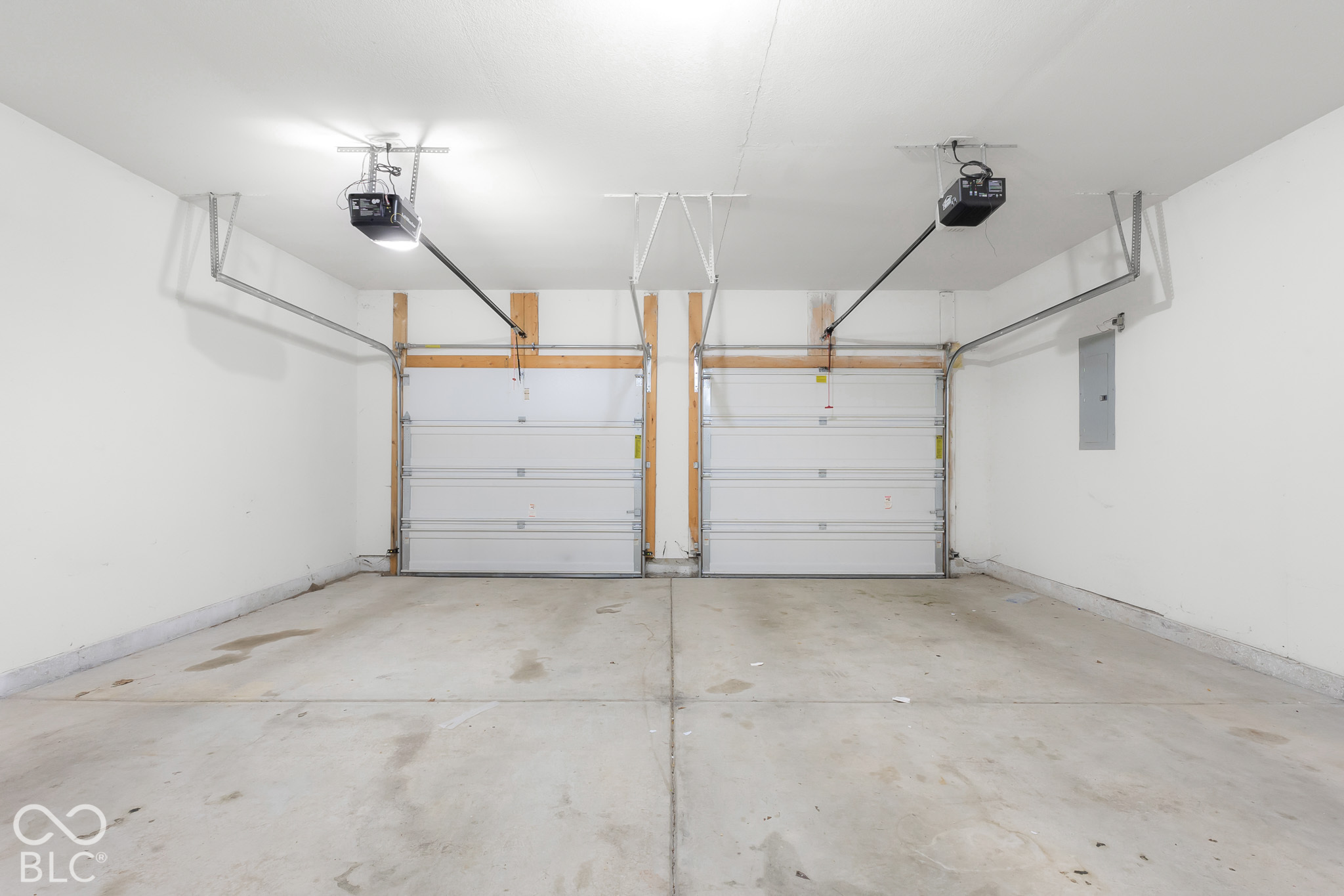 2322 Middle View Drive