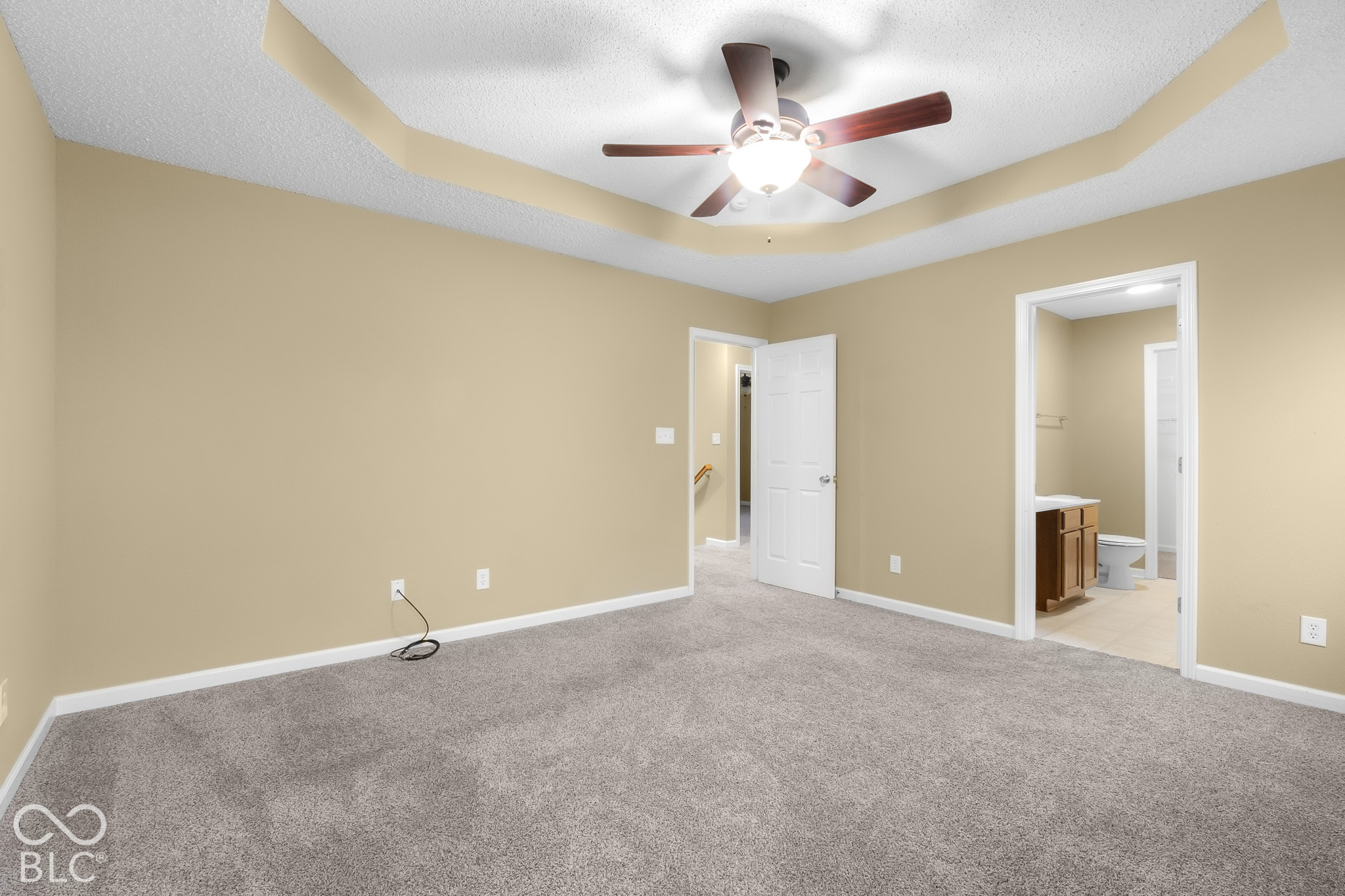 2322 Middle View Drive
