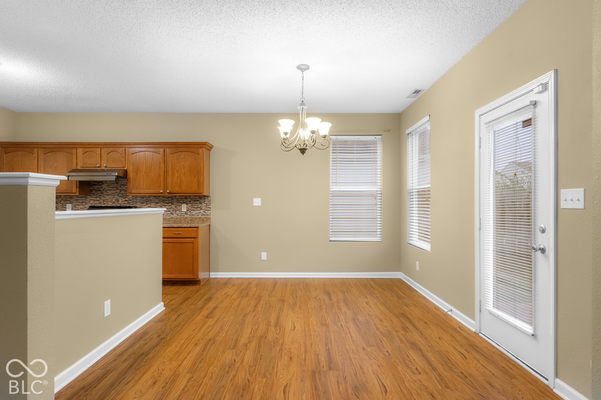 2322 Middle View Drive