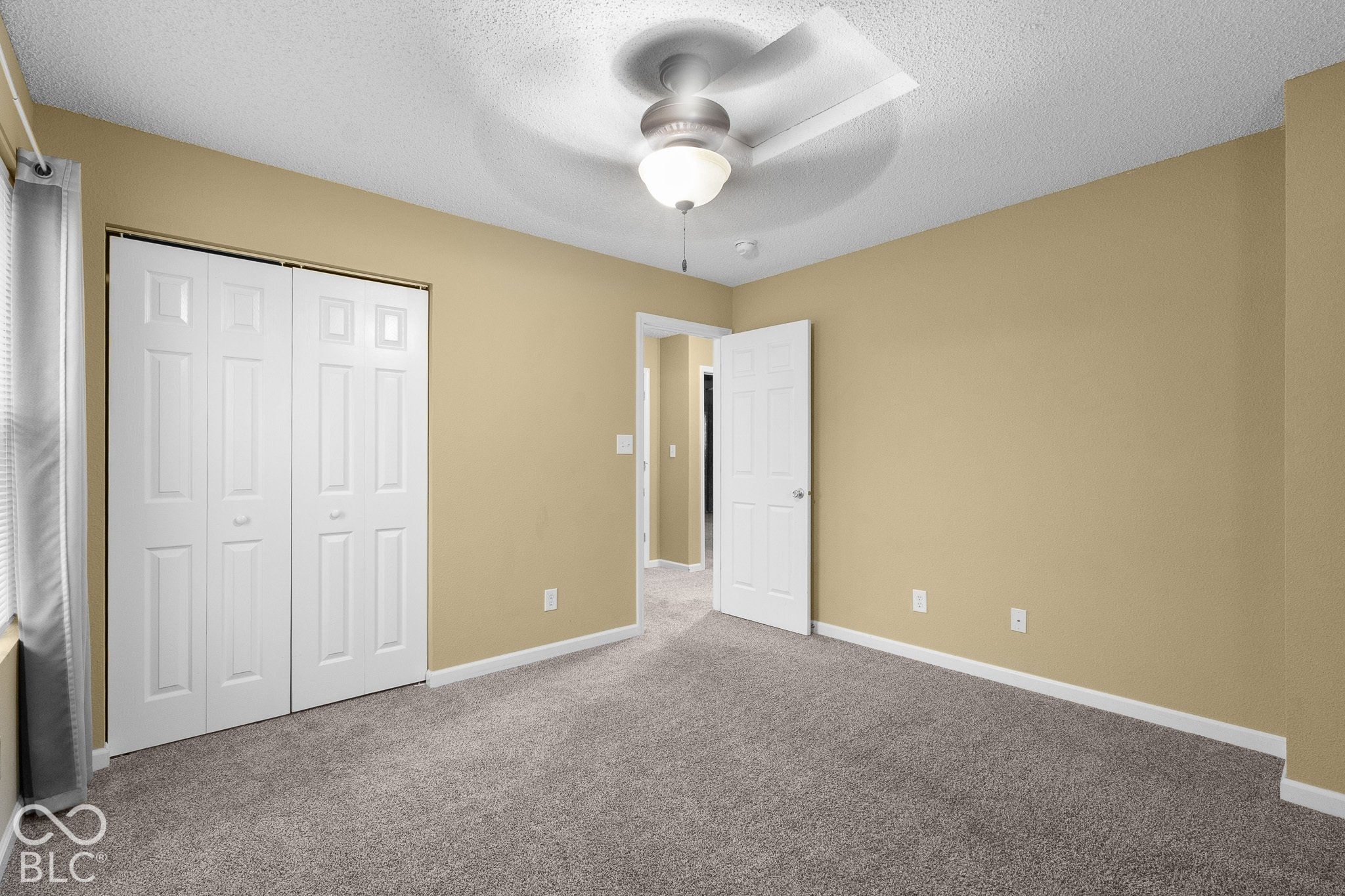 2322 Middle View Drive