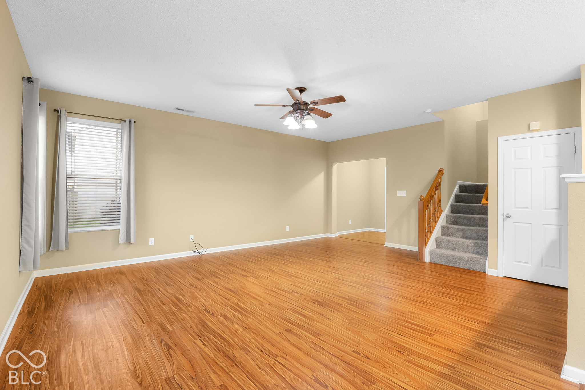 2322 Middle View Drive