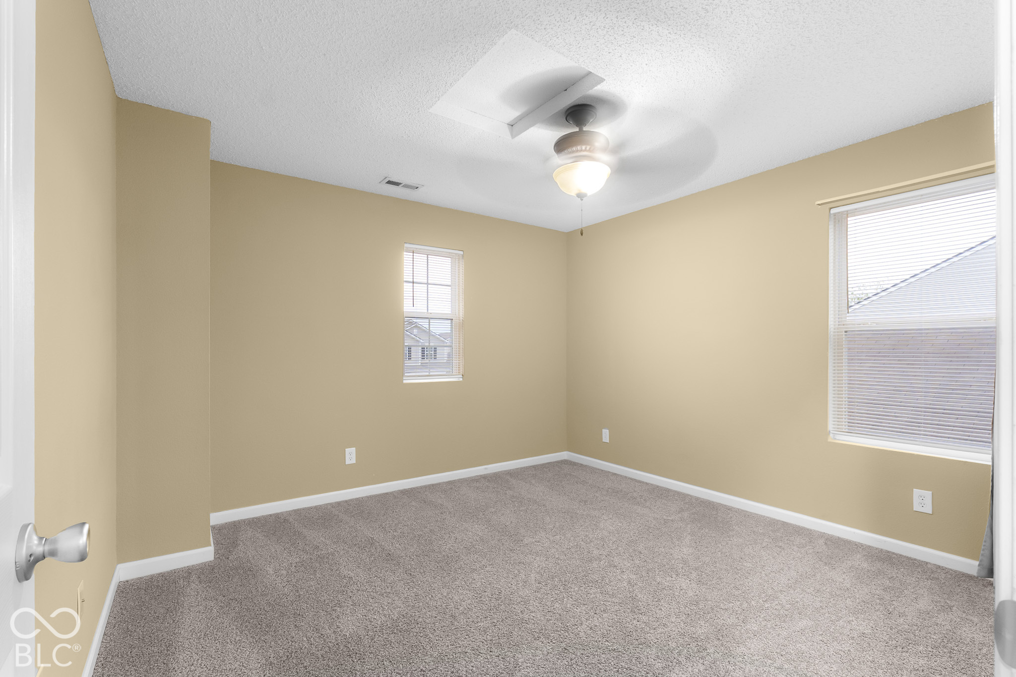2322 Middle View Drive