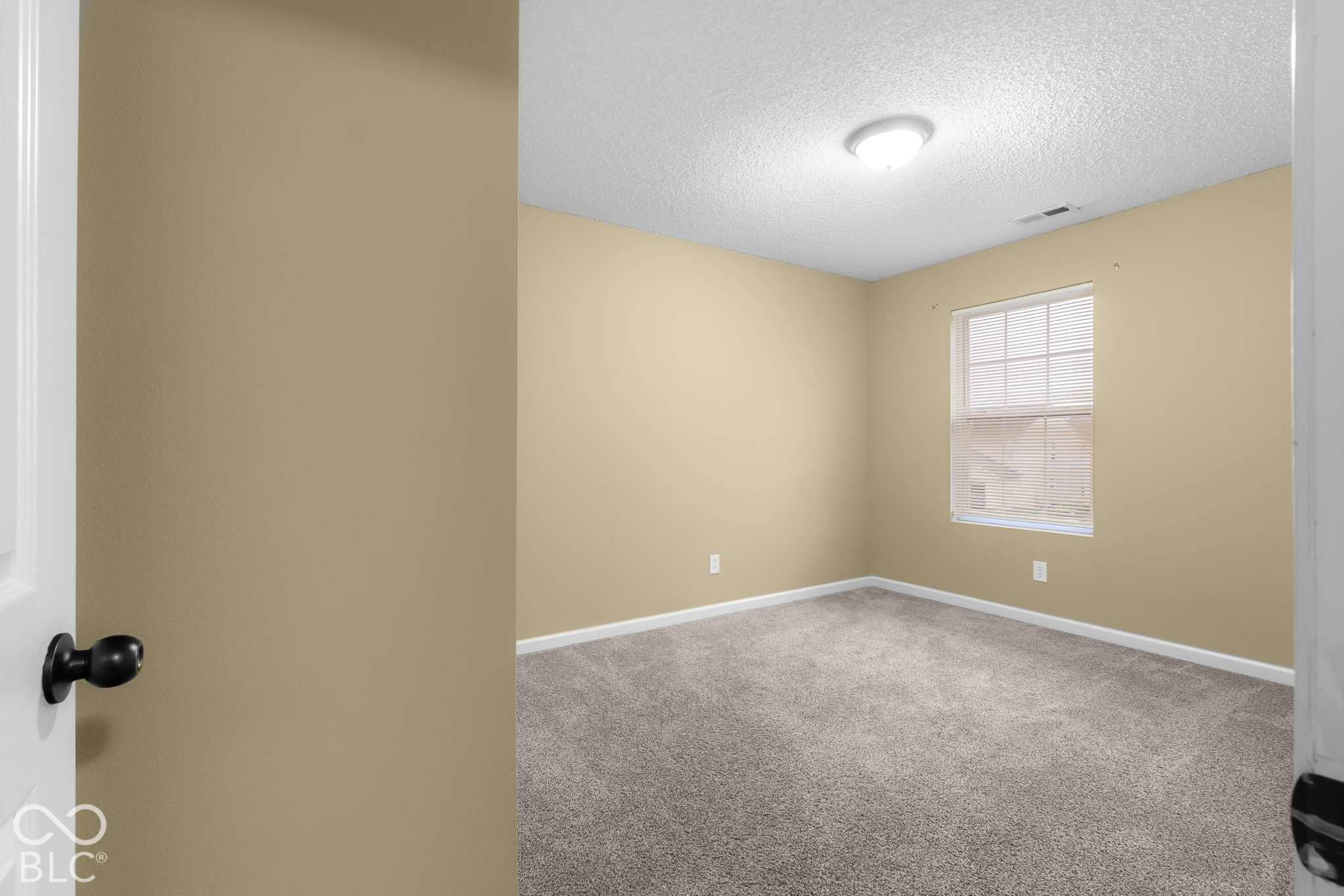 2322 Middle View Drive