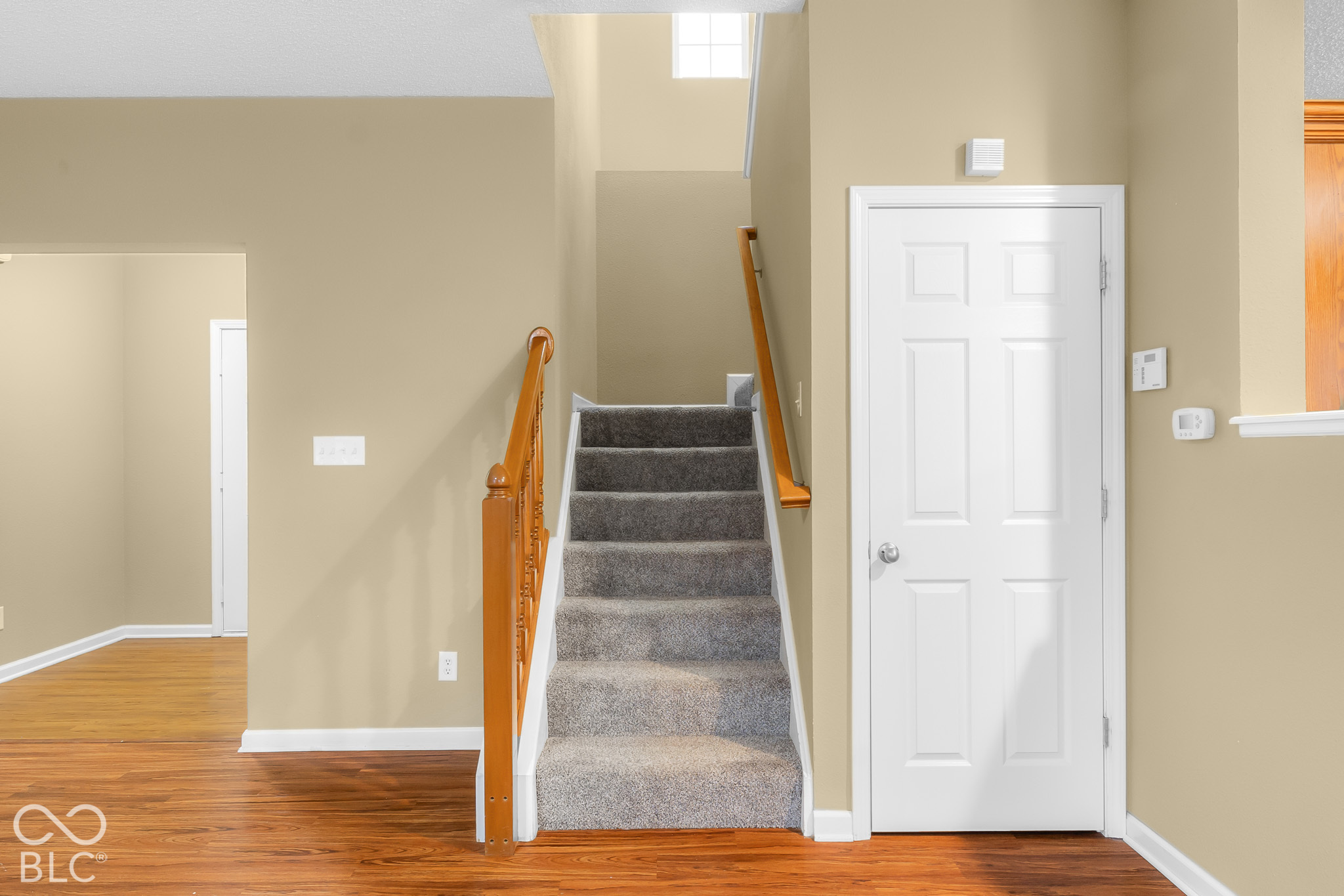 2322 Middle View Drive