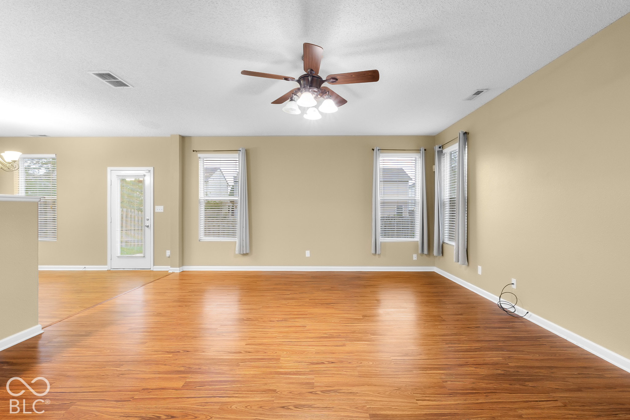 2322 Middle View Drive