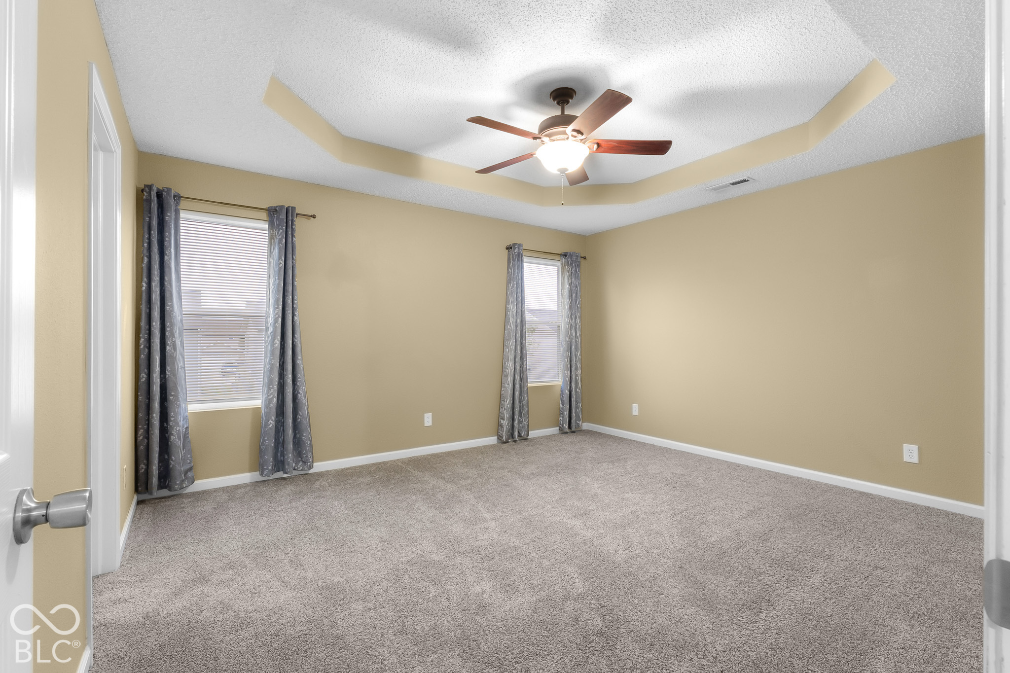 2322 Middle View Drive