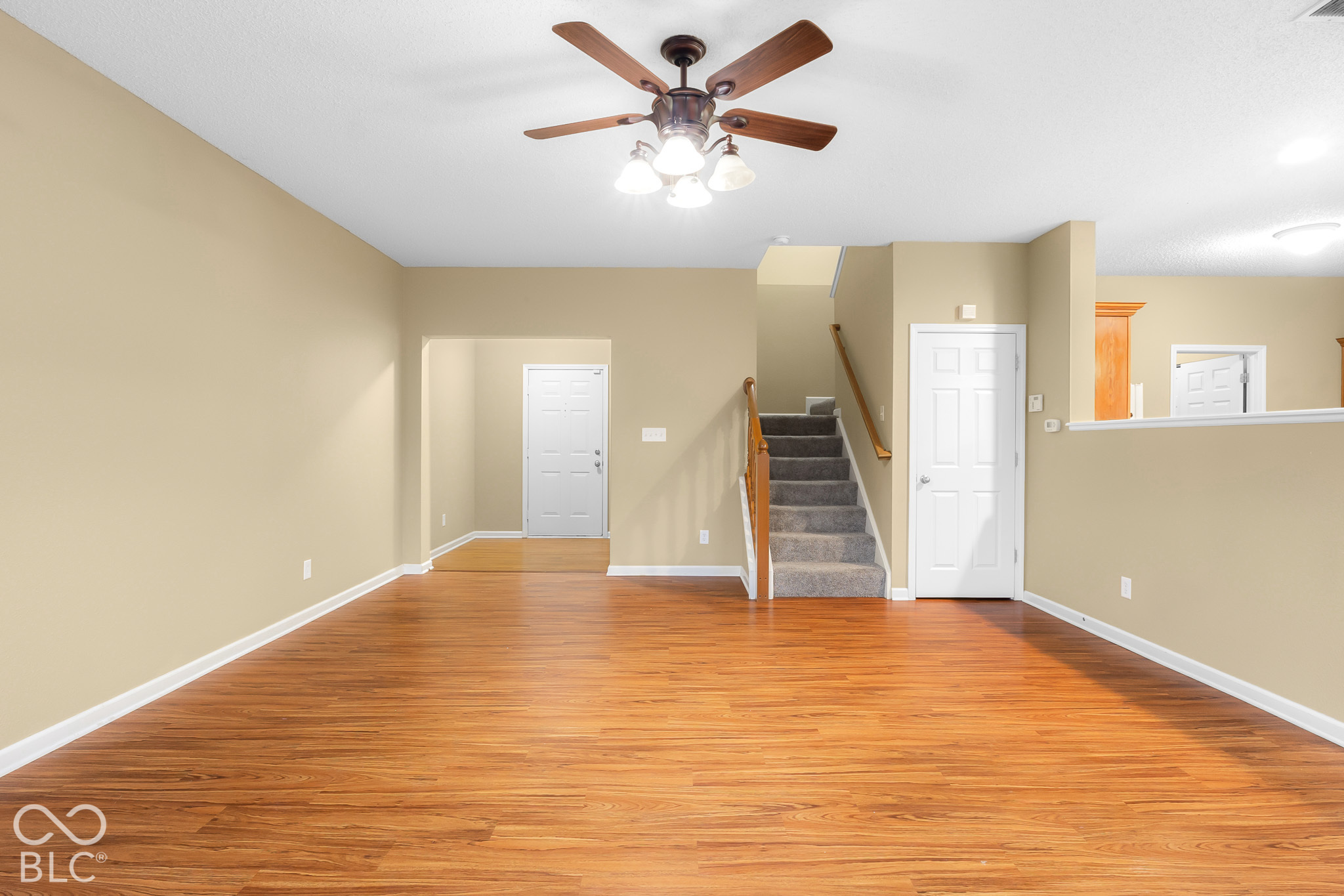 2322 Middle View Drive
