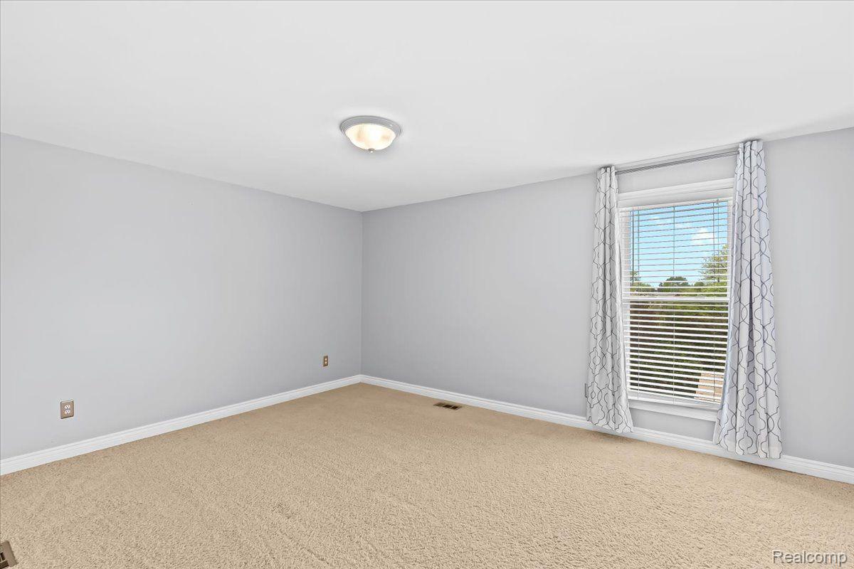 754 KENTUCKY Drive