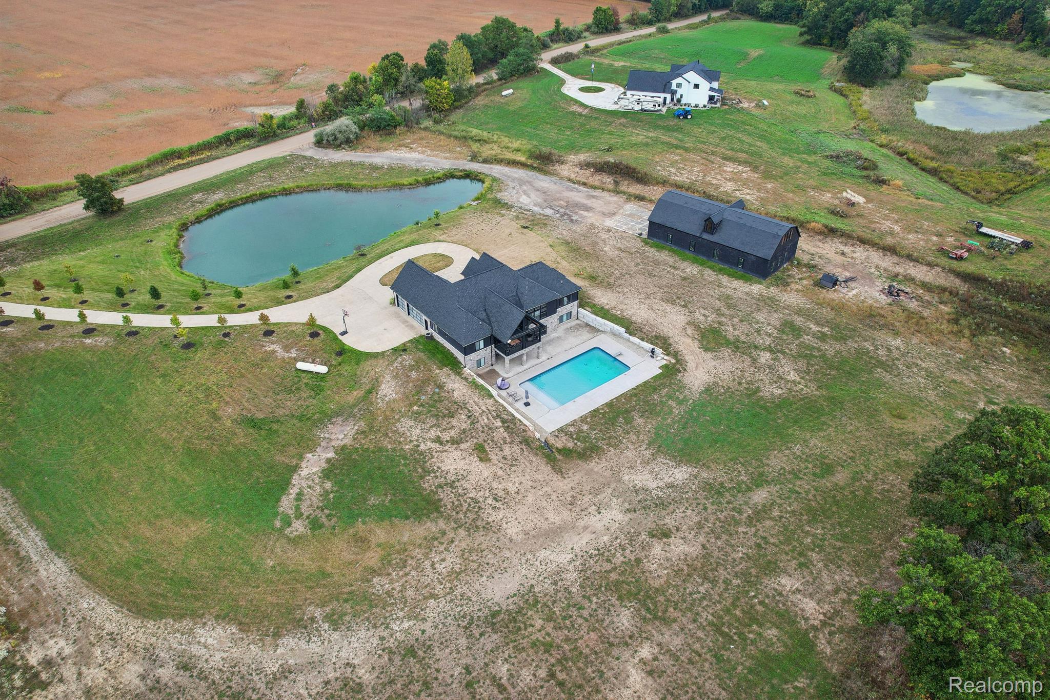 5911 HARTLAND Road
