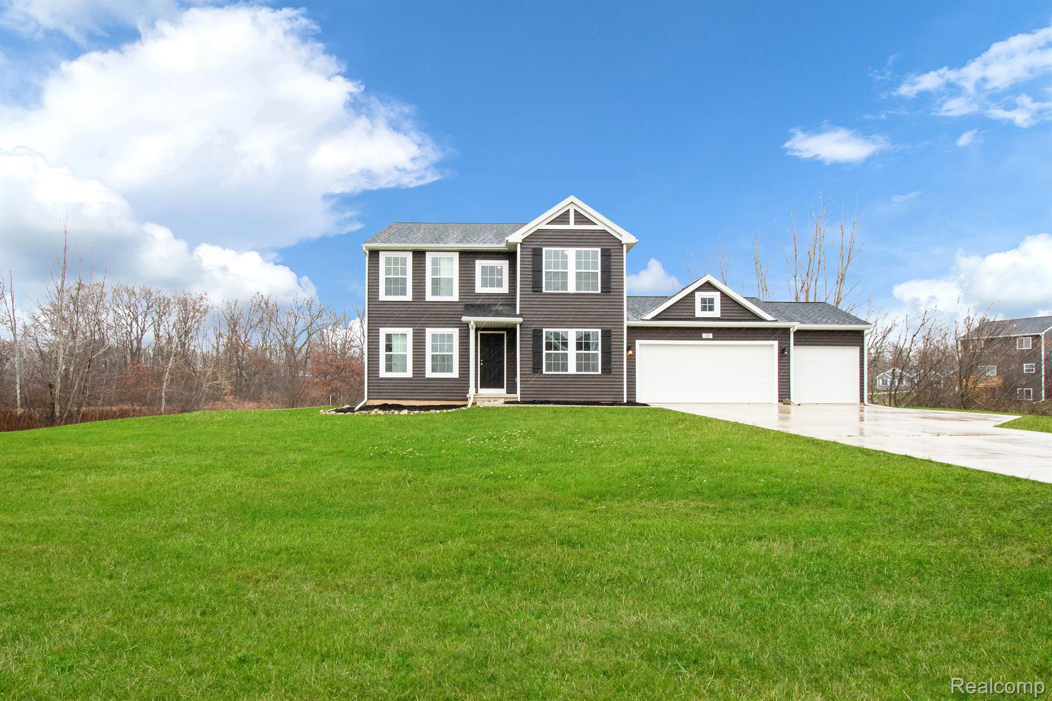 132 FOREST Way