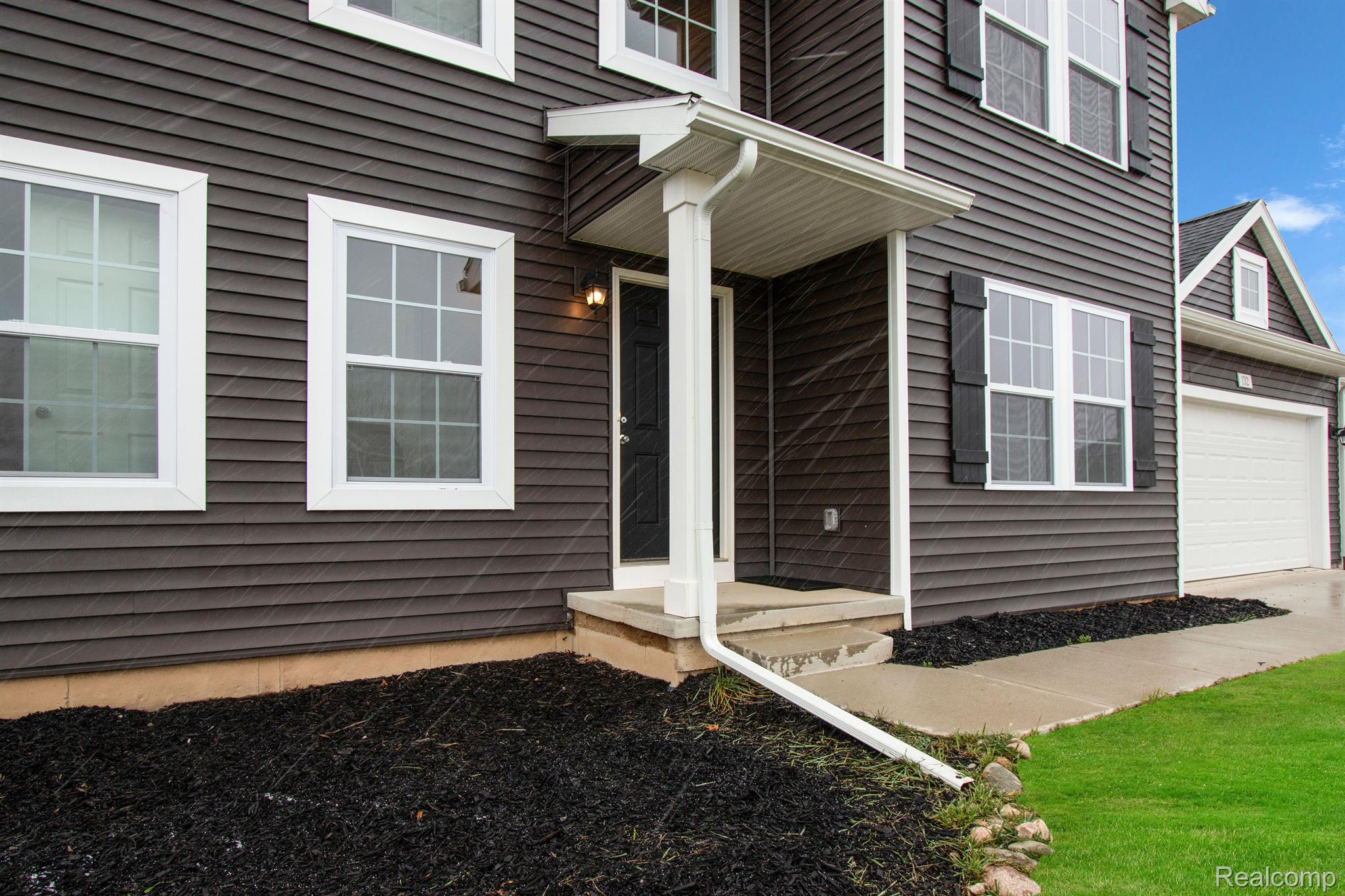 132 FOREST Way