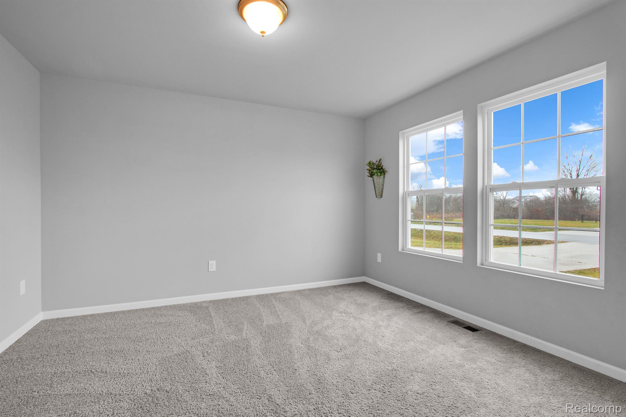 132 FOREST Way