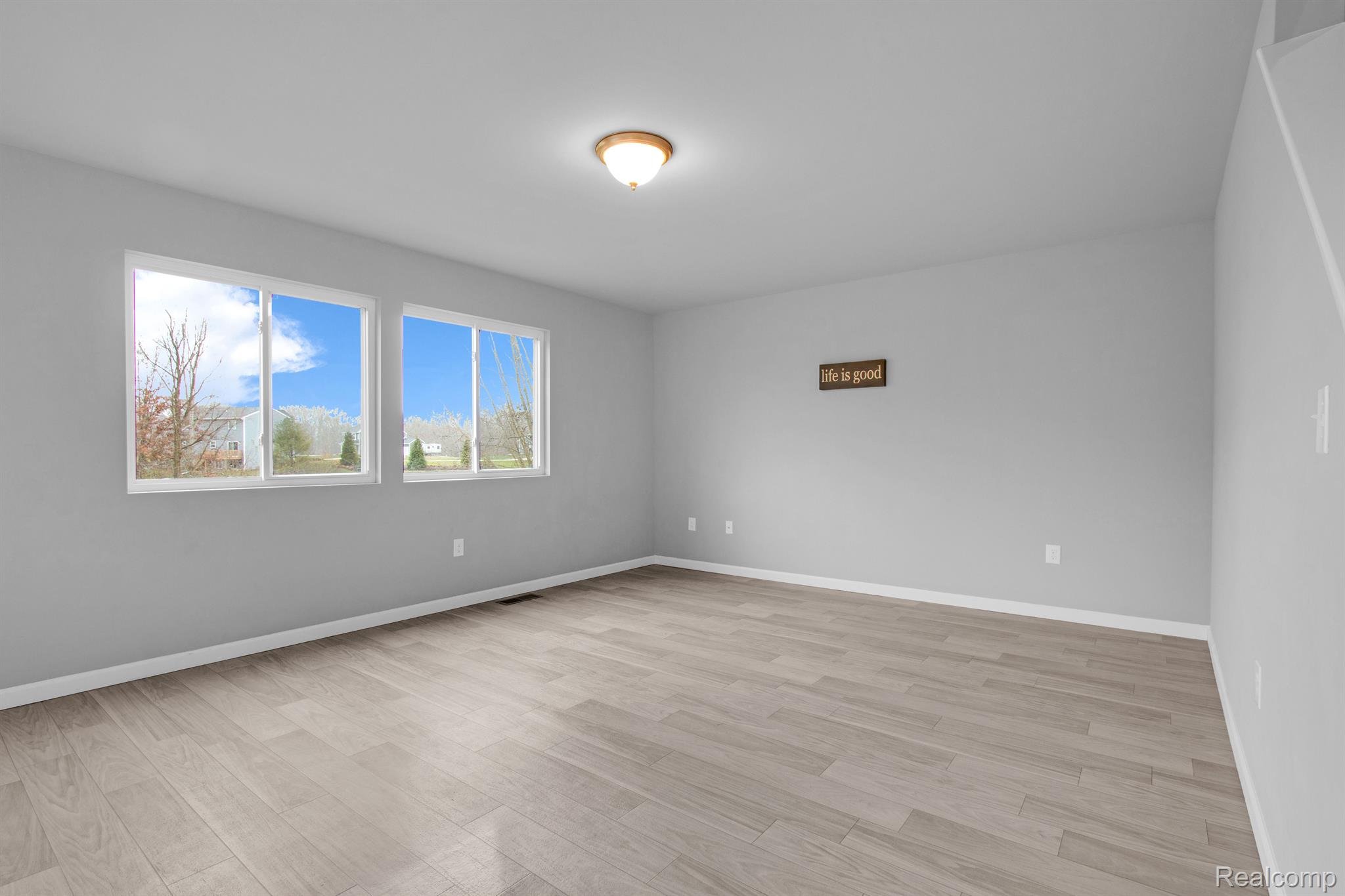 132 FOREST Way