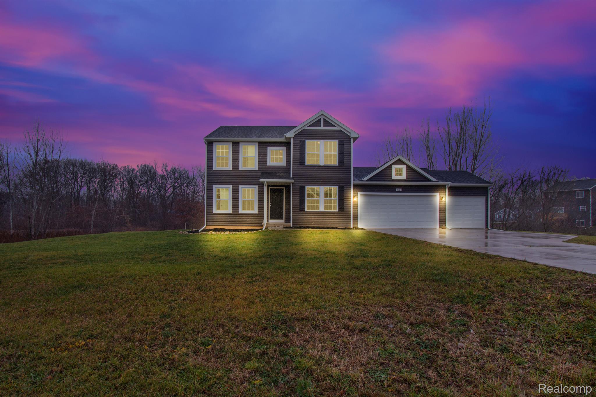 132 FOREST Way