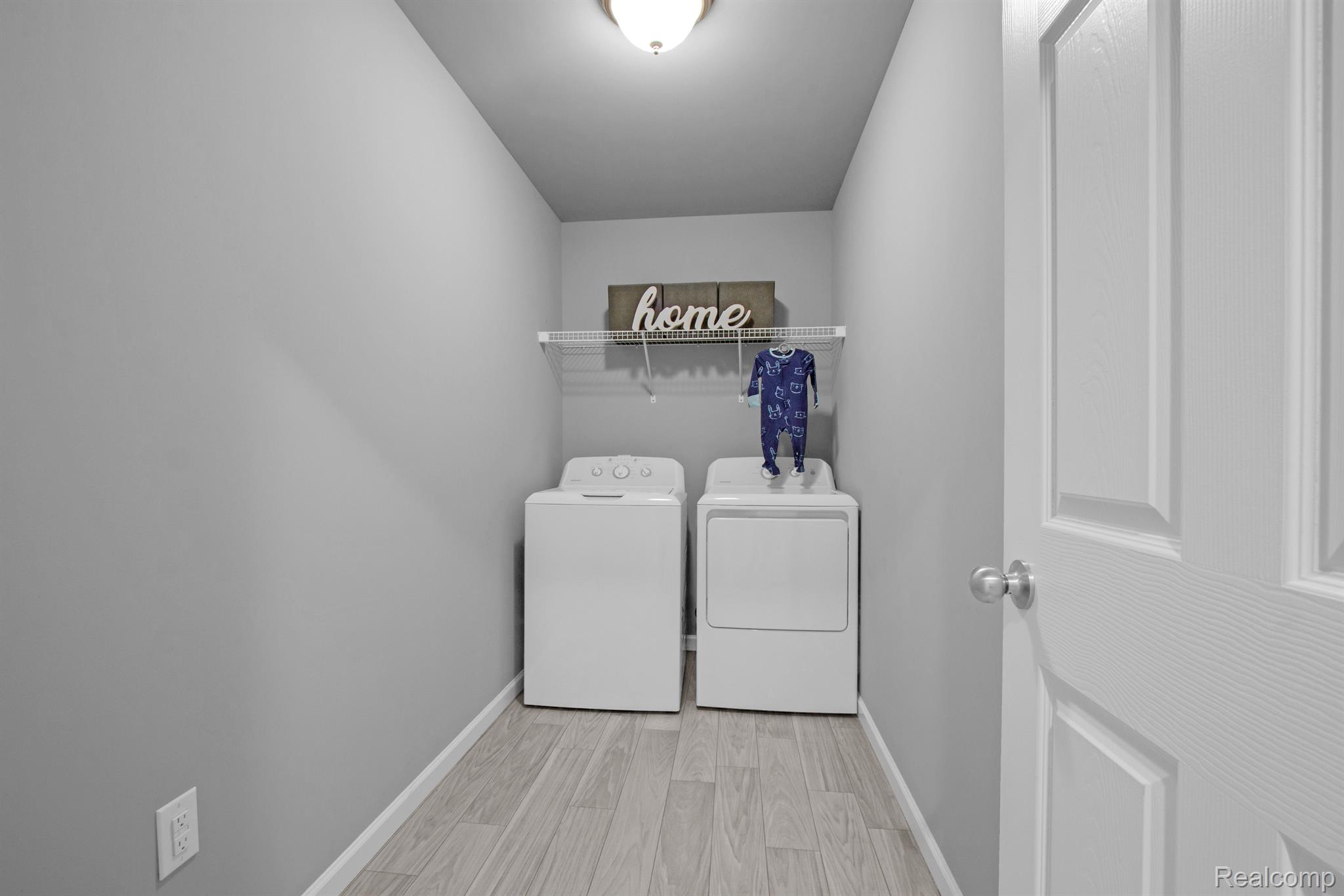 132 FOREST Way