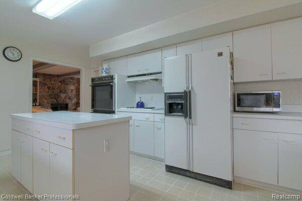 28645 Oakcrest Court