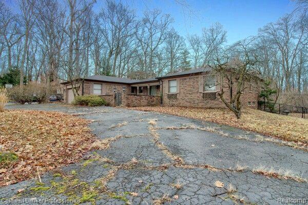 28645 Oakcrest Court