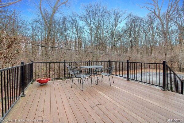 28645 Oakcrest Court