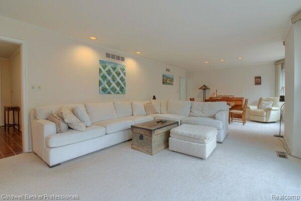 28645 Oakcrest Court
