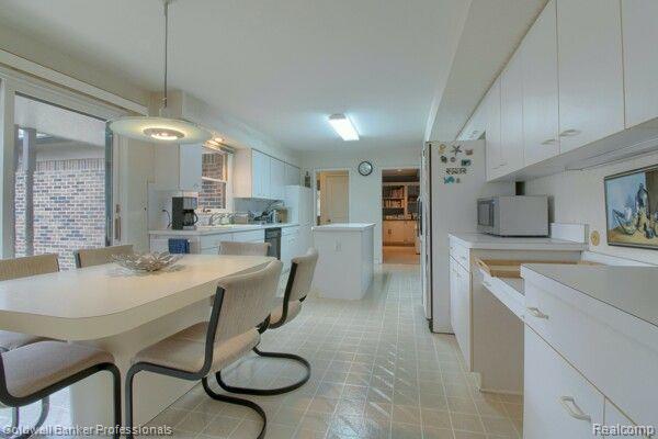 28645 Oakcrest Court