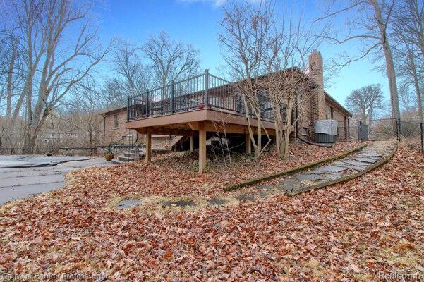 28645 Oakcrest Court