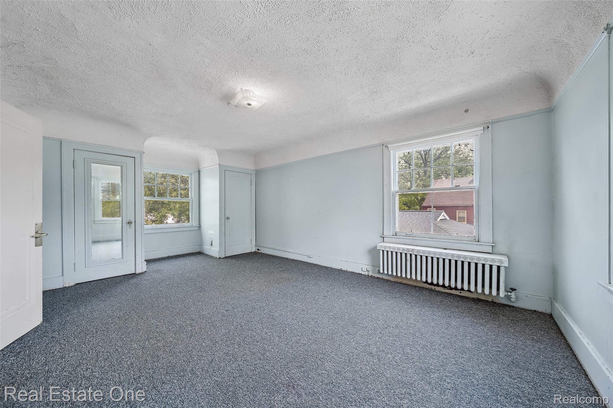 326 W Iroquois Road