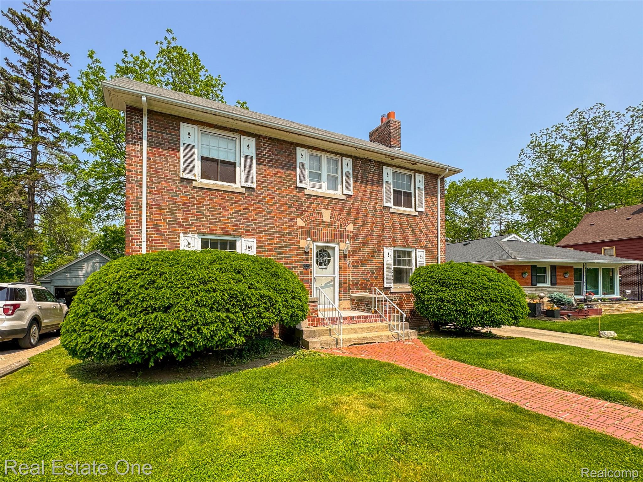 326 W Iroquois Road