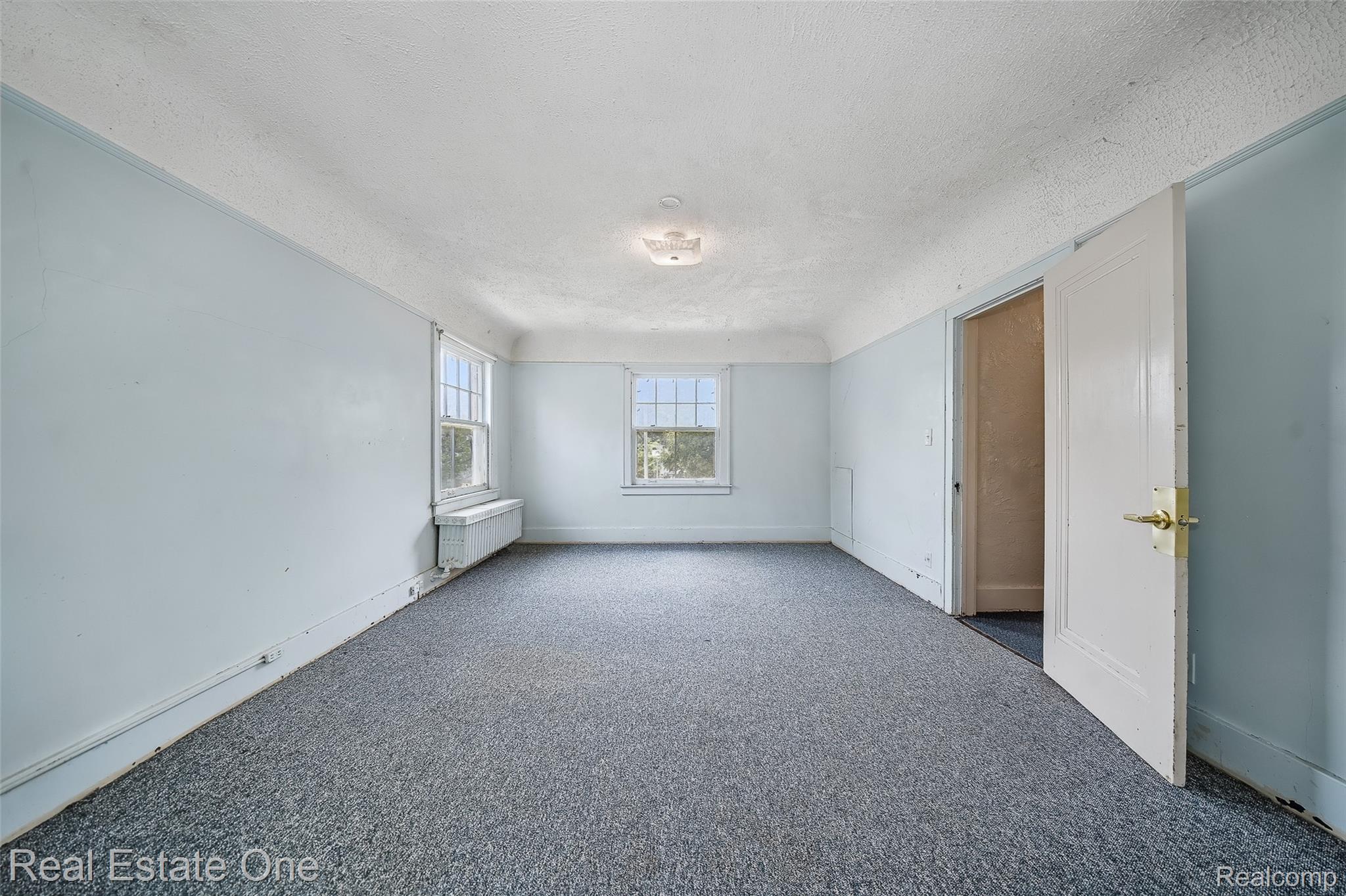 326 W Iroquois Road