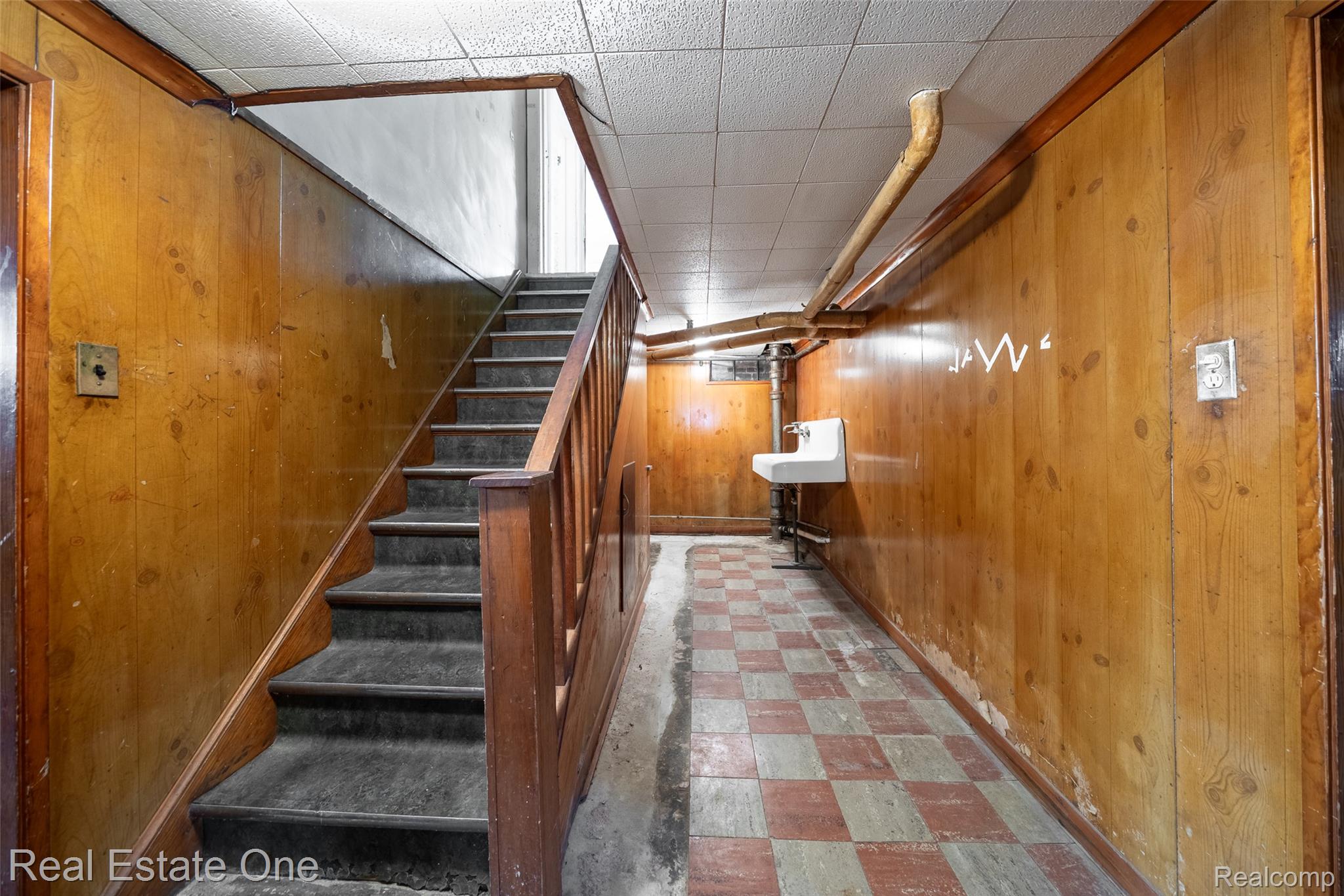 326 W Iroquois Road