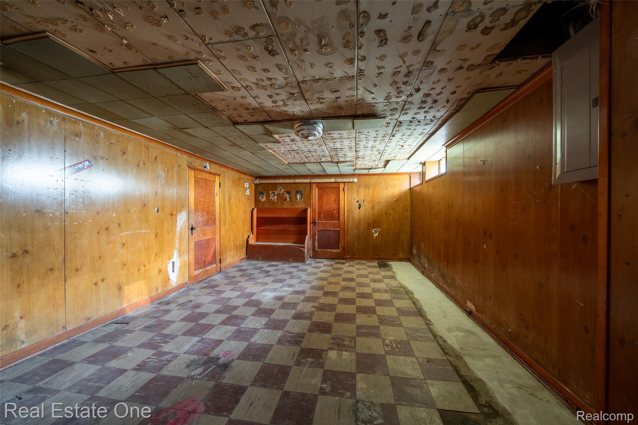 326 W Iroquois Road