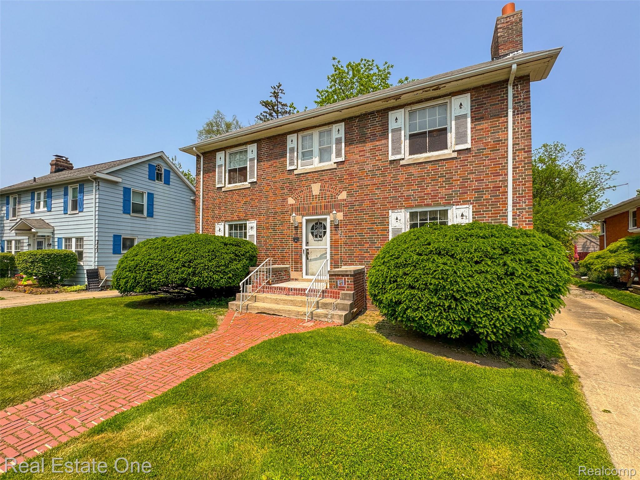 326 W Iroquois Road