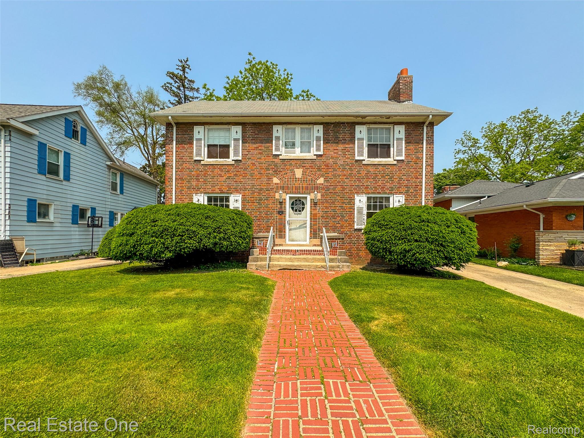 326 W Iroquois Road
