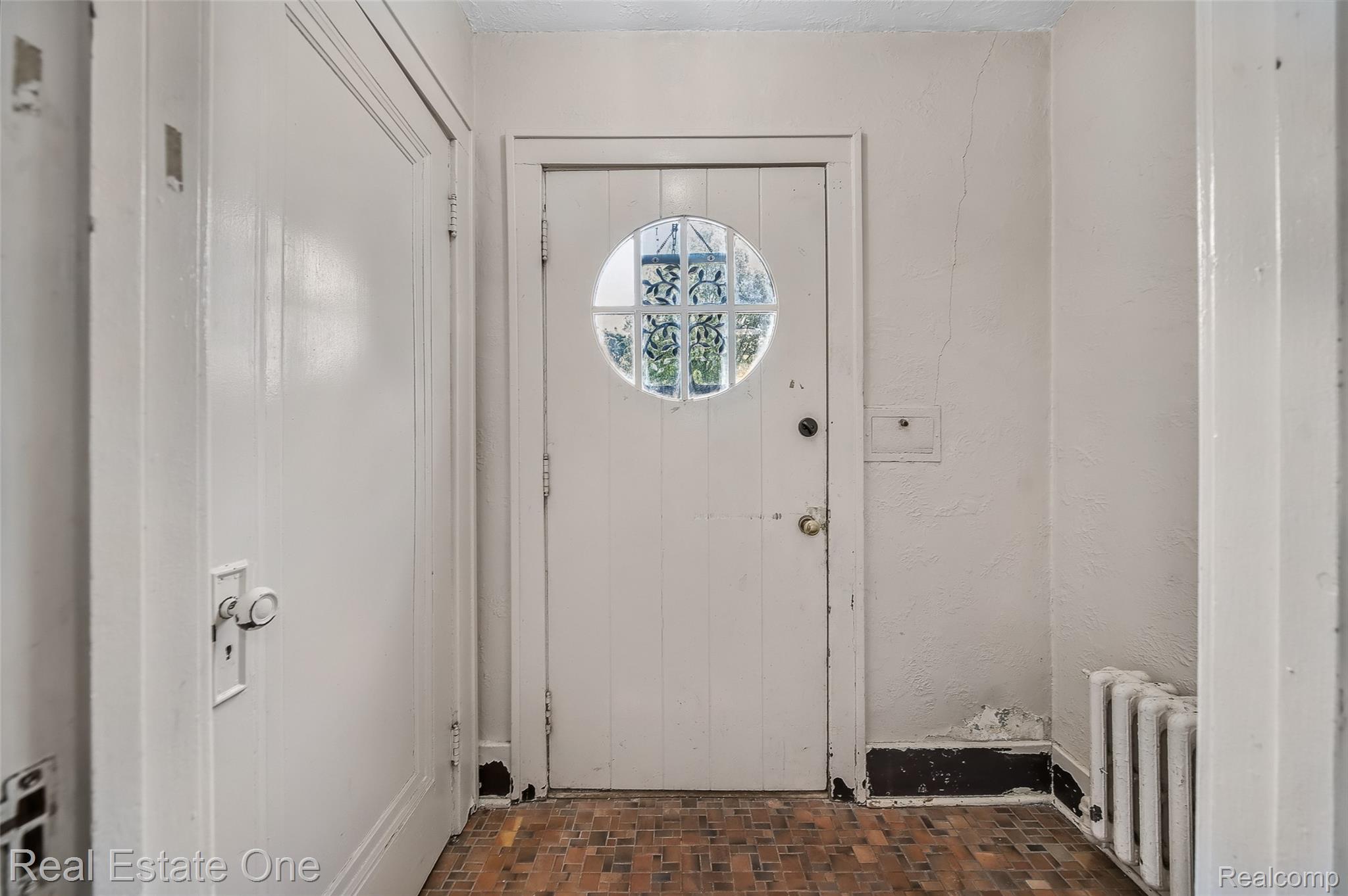 326 W Iroquois Road